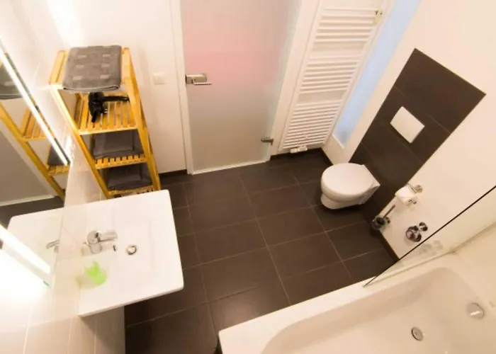 Fritz- Buechner- Str *